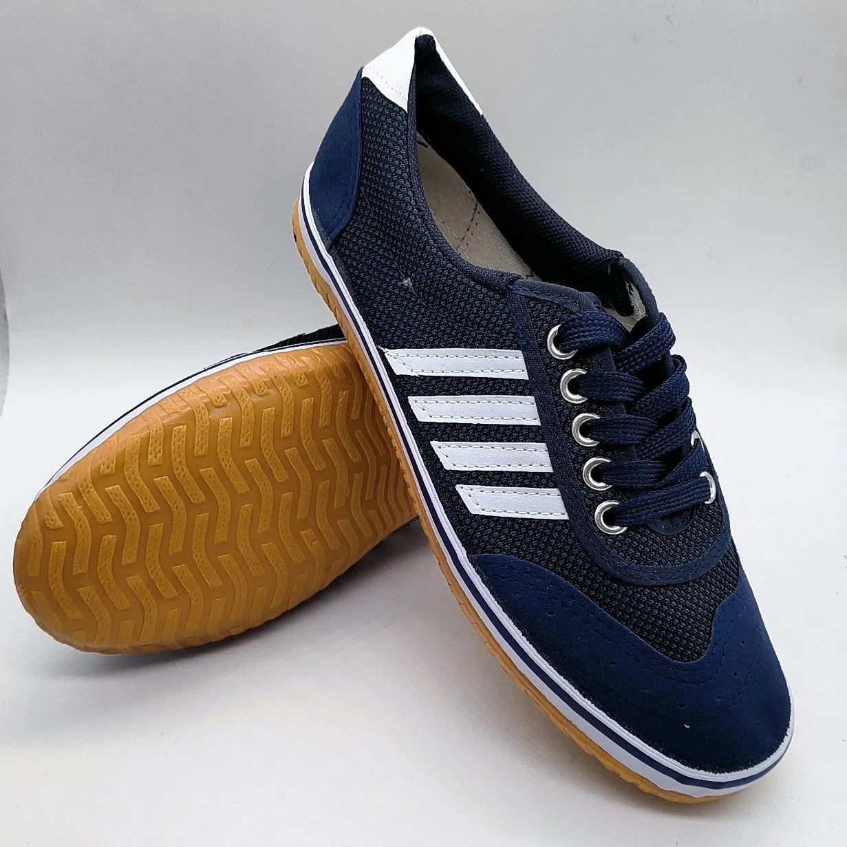 Stylish Sports Sneakers with Vulcanized Rubber Soles for Casual Wear