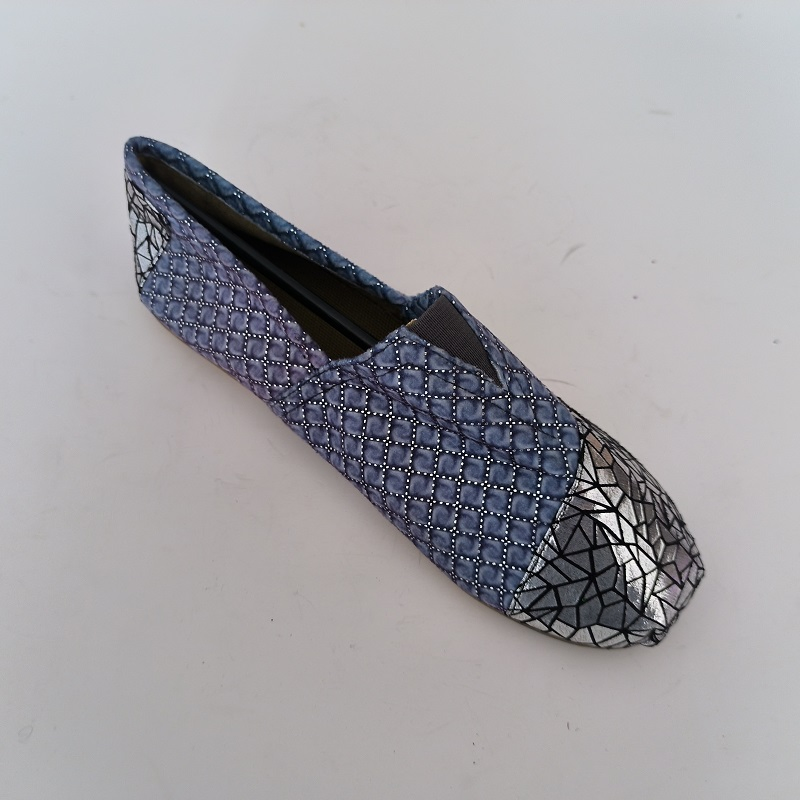 Blue &amp; Silver Geometric Pattern Slip-on Flats
