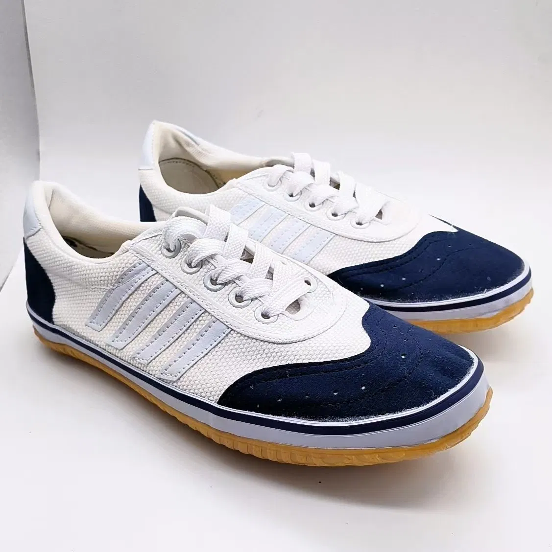 Stylish Sports Sneakers with Vulcanized Rubber Soles for Casual Wear