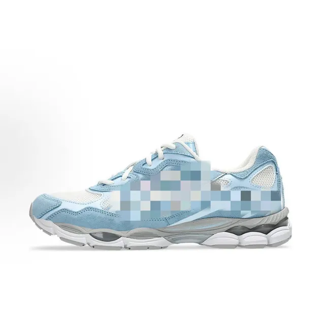 Sneaker Detail 2