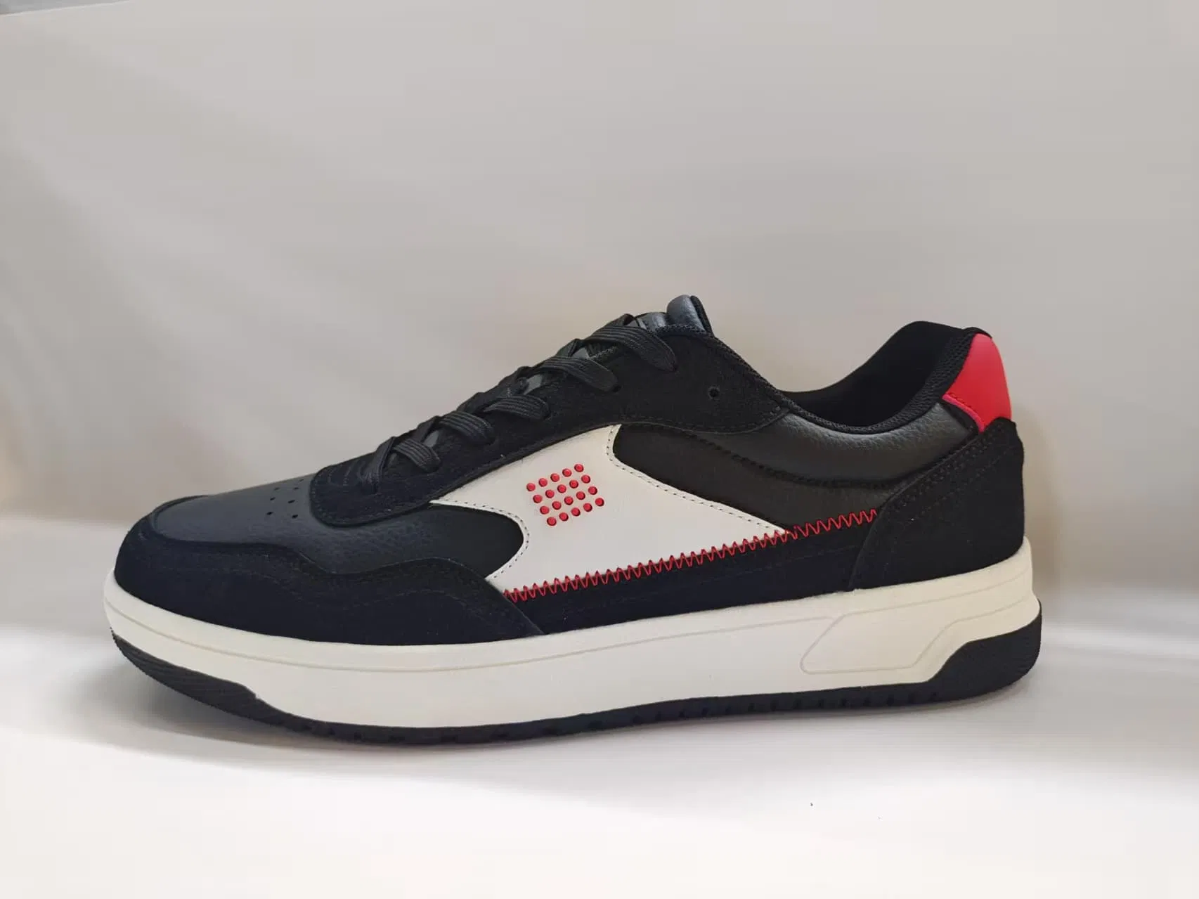 Stylish Men's Sneakers for Ultimate Comfort and Performance
