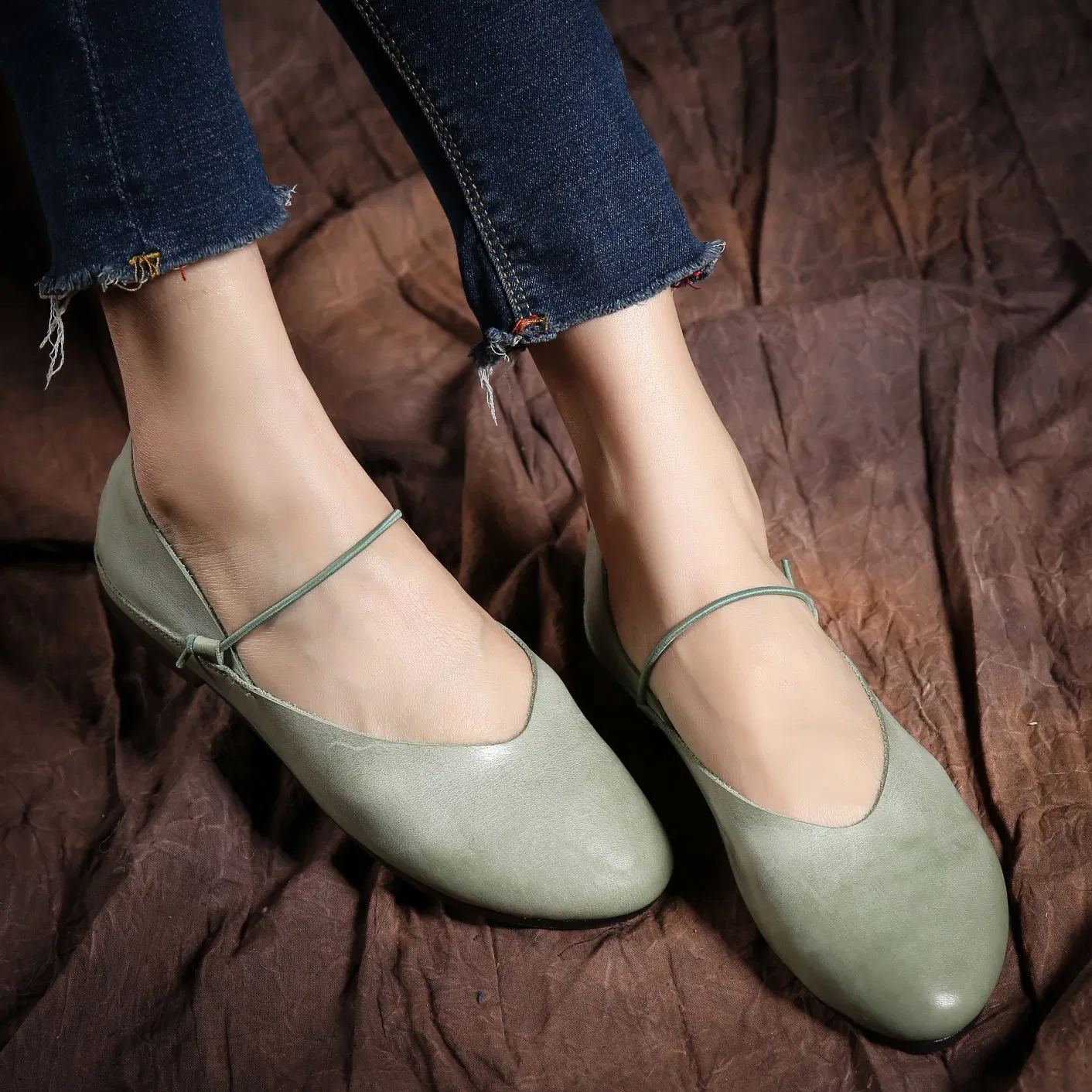 China Women's Shoes Factory Wholesale Walking Style Soft 100% Genuine Leather Flats for Women Sandals Ballet Flats Shoes Ladies