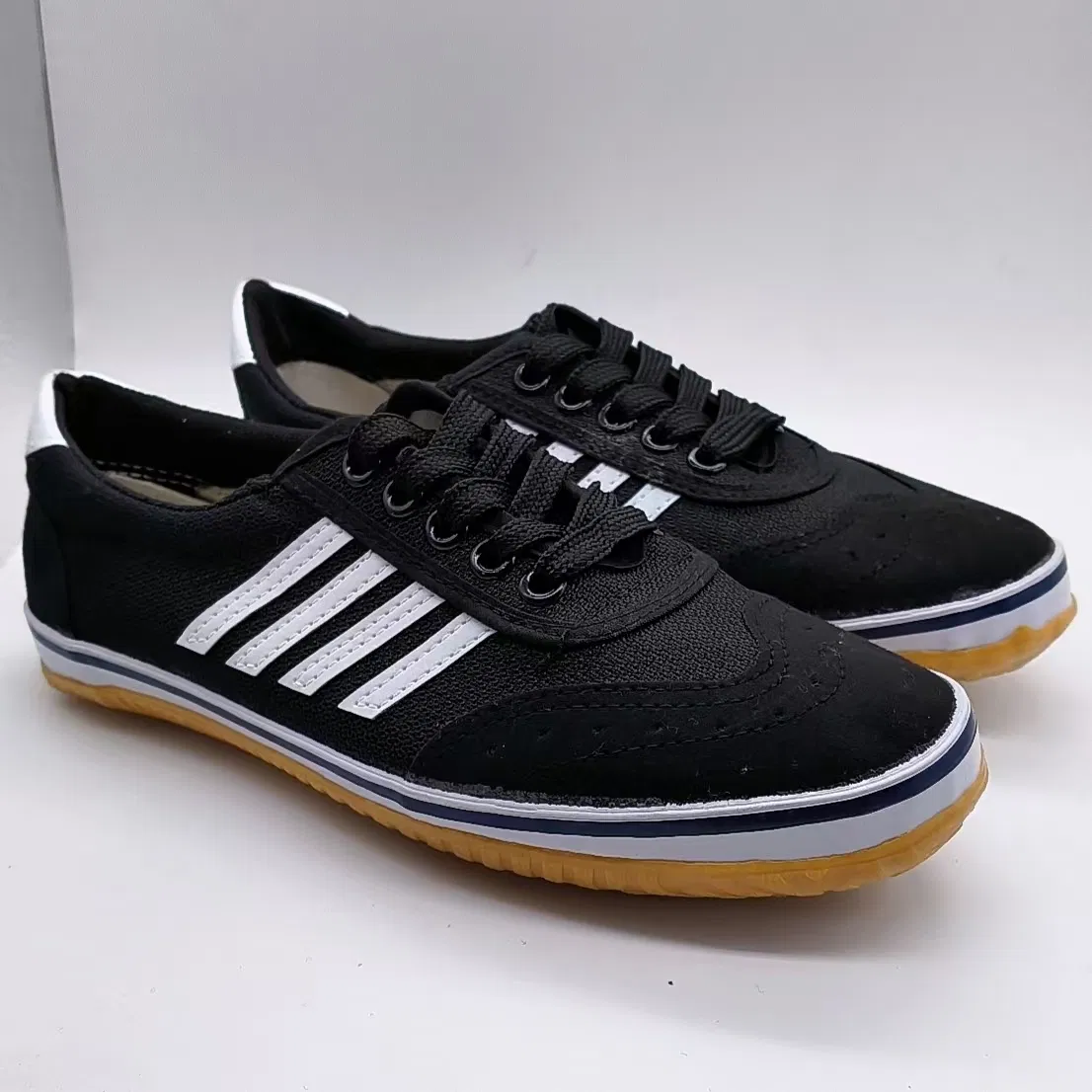 Stylish Sports Sneakers with Vulcanized Rubber Soles for Casual Wear