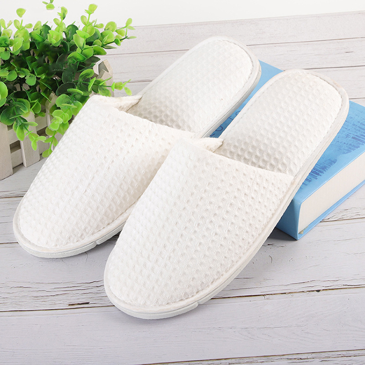 Cheap Price Luxury Eco-Friendly Indoor Washable Bathroom Room Coral Hotel Slippers