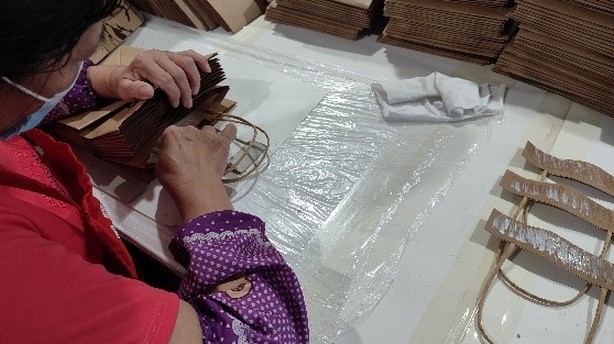 Gluing process — bonding layers of kraft paper and PP film for multi-layer bag integrity