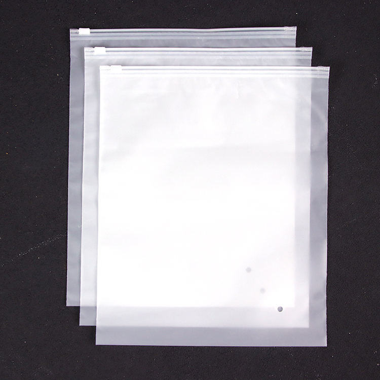 Customizable Biodegradable PE Zipper Bags with Zipper Top Underwear Packaging Flexo Silk Screen Printing 25*35 cm Multiple Sizes