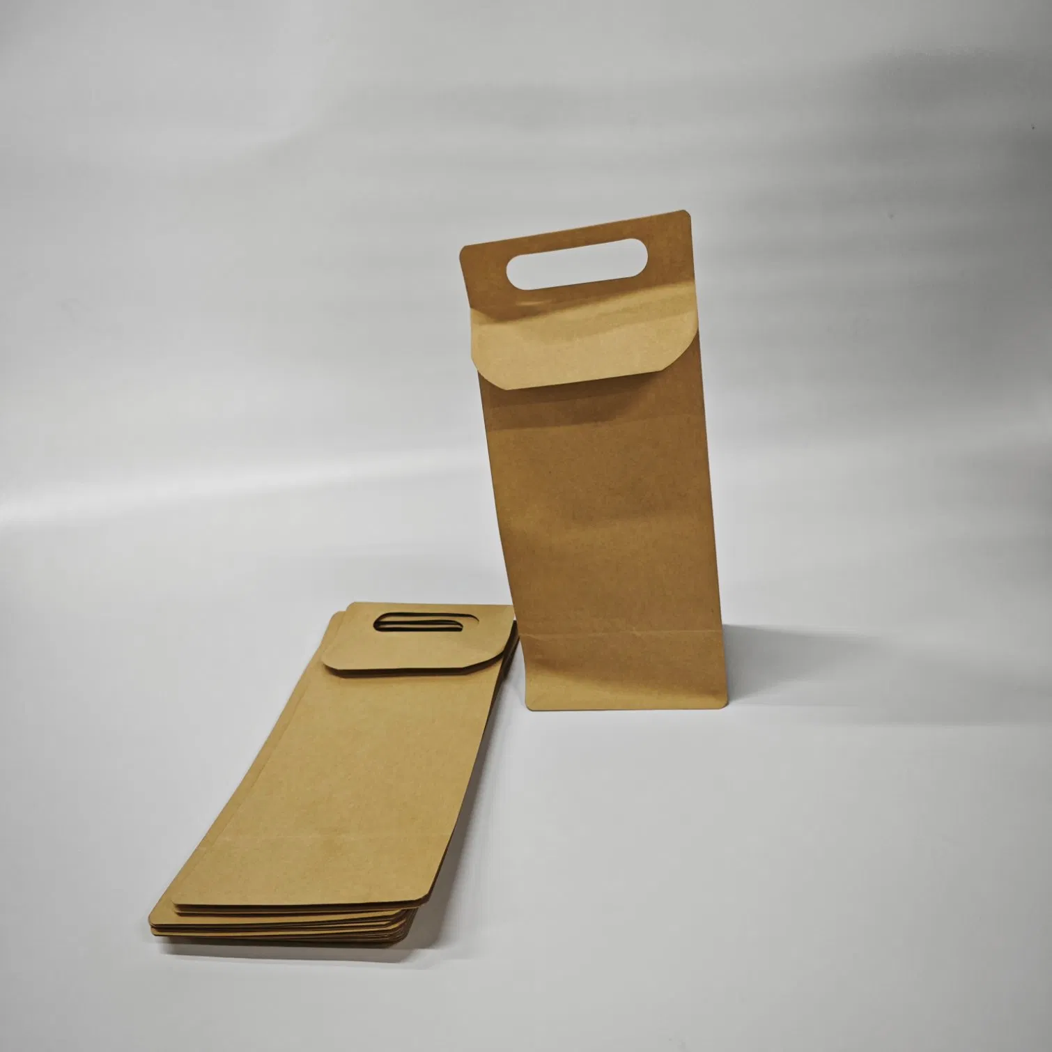 Custom Printed Stand-up Kraft Paper Aluminum Foil Pet PE Degassing One-Way Valve and Resealable Zipper Flat Button Tear Notch Side Gusset Coffee Bag Pouch