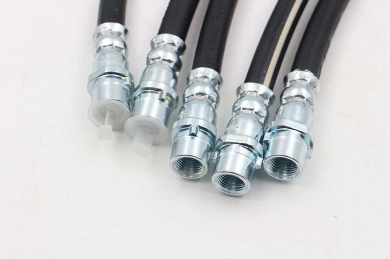 China Supplier Car Parts Auto Chassis SAE J1401 1/8 Flexible Hyraulic Air A/C AC Power Steering Rubber Brake Fuel Pipe Hose Brake System with DOT Certificate
