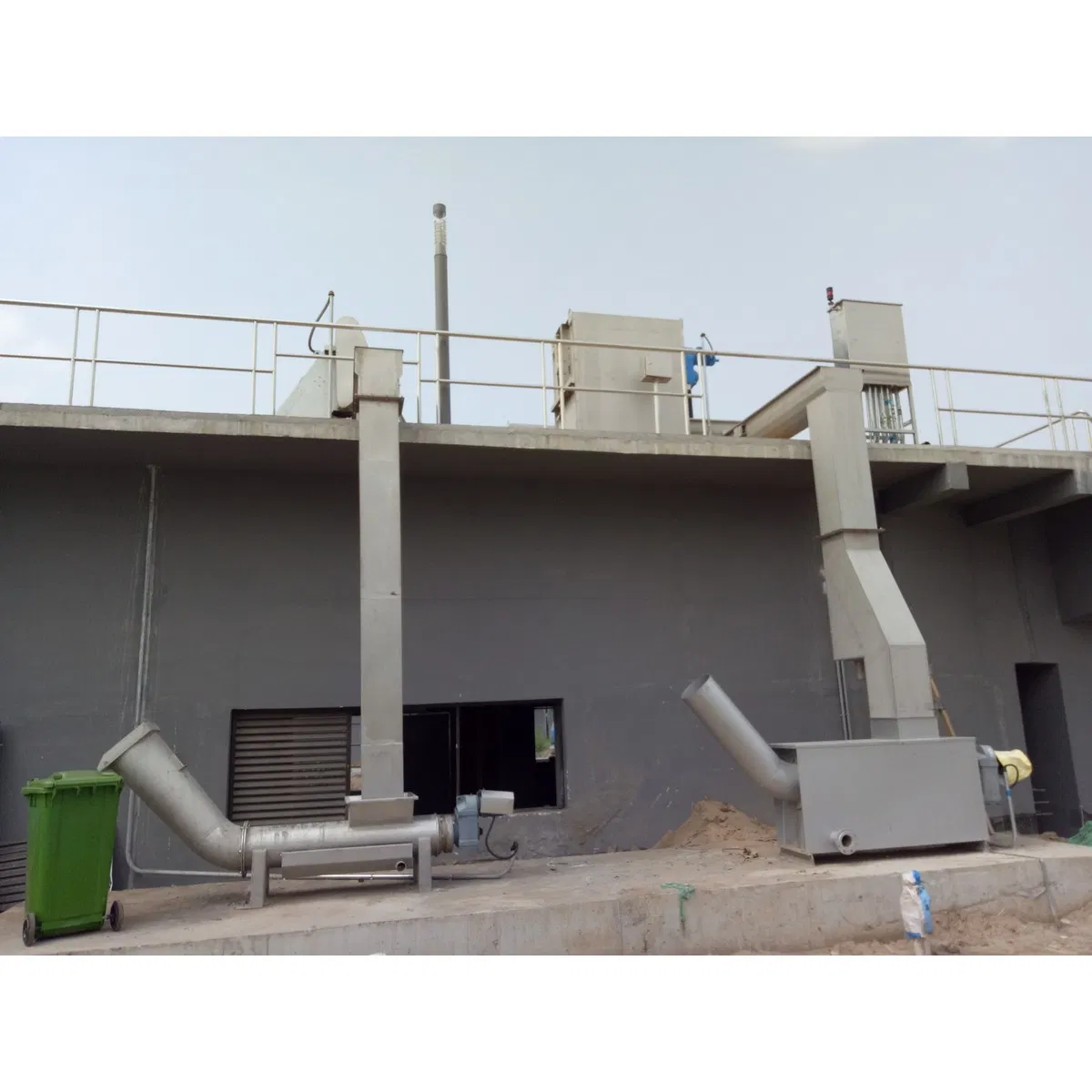 Innovative River Lake Screening System with Custom Mechanical Bar Screen