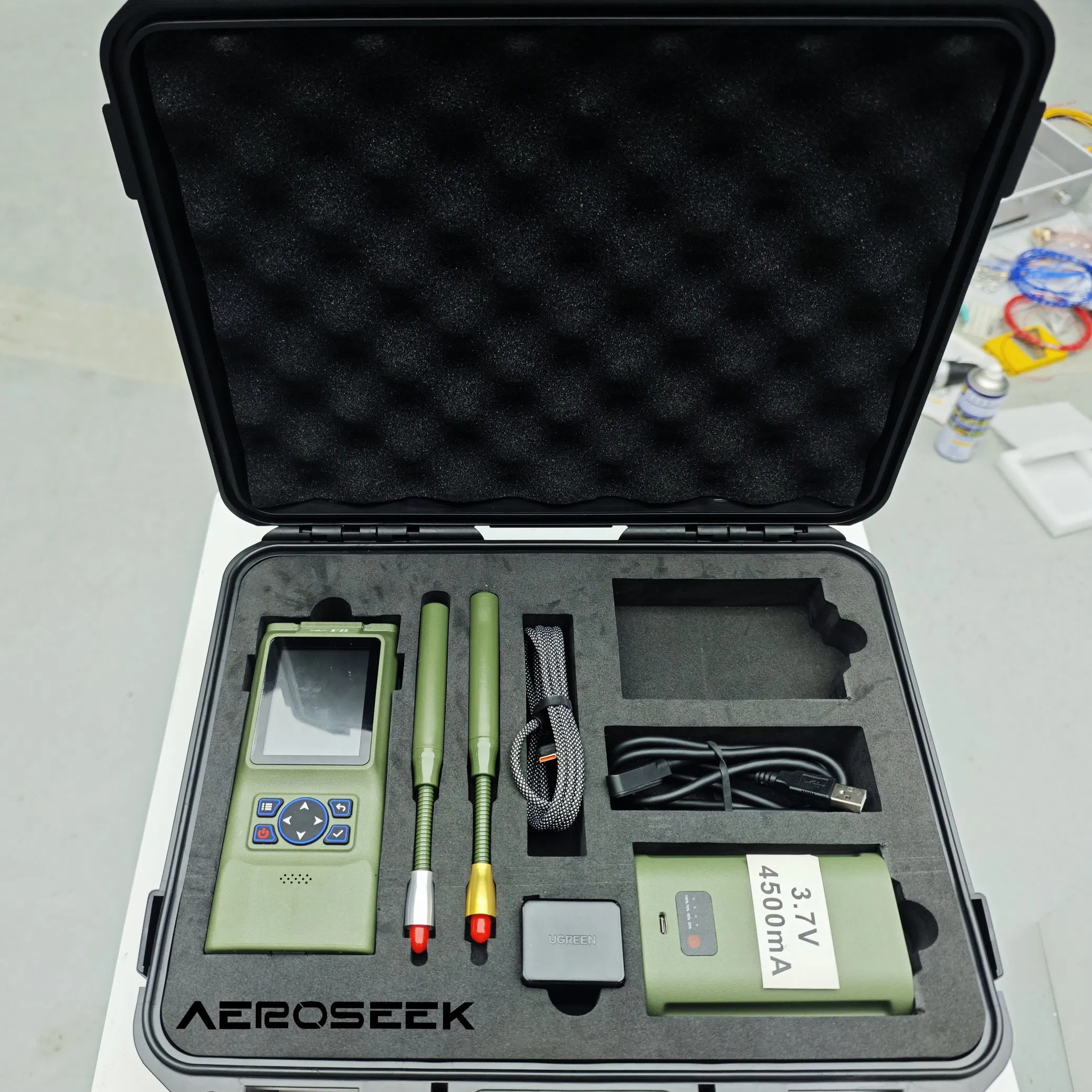 Handheld Uav Detection System Support 60-8000MHz Fpv Uav Direction Finding with Rechargeable Batteries