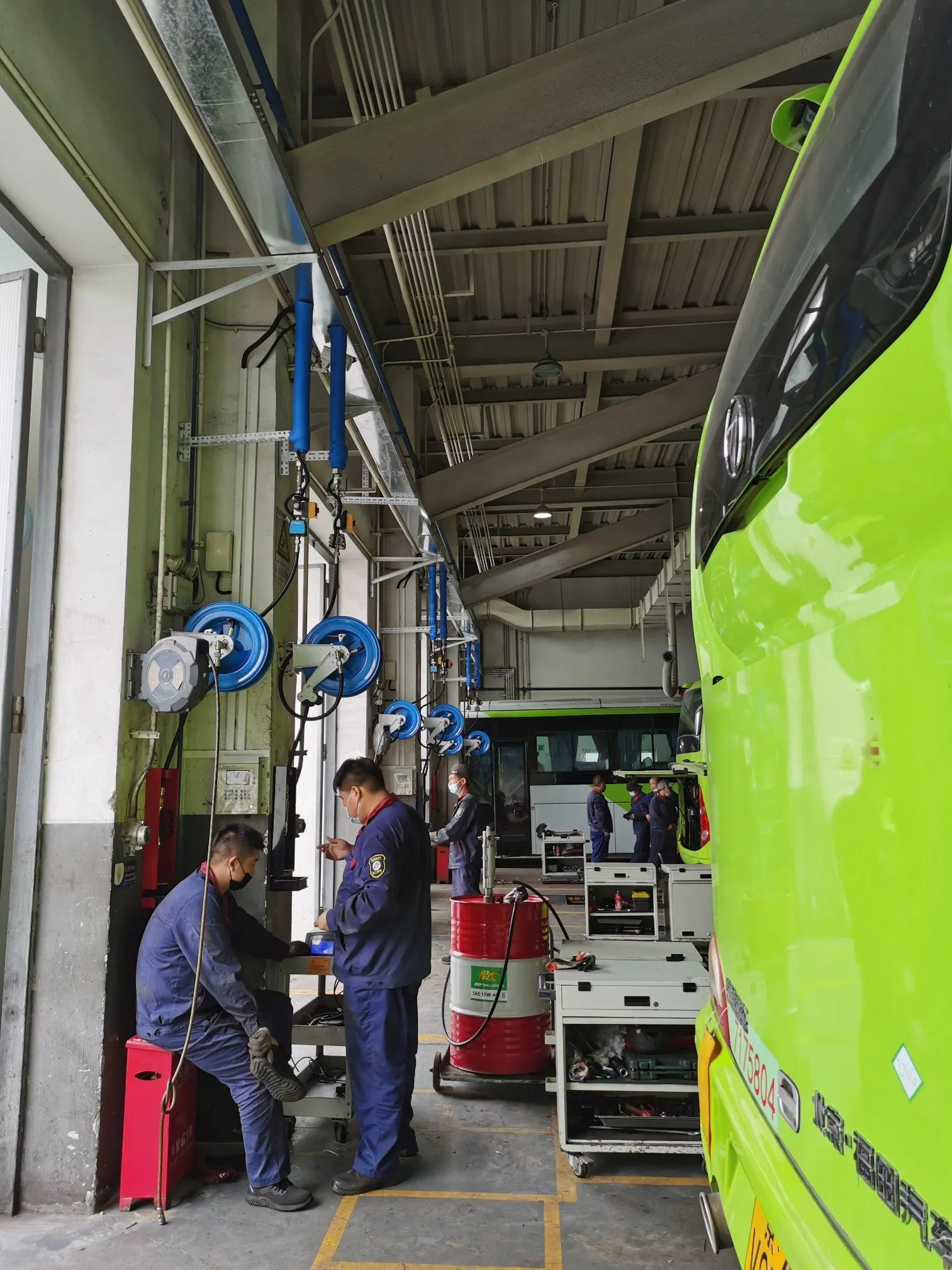 Fabit Fluid Monitoring System for Oil in Auto Repair Workshop