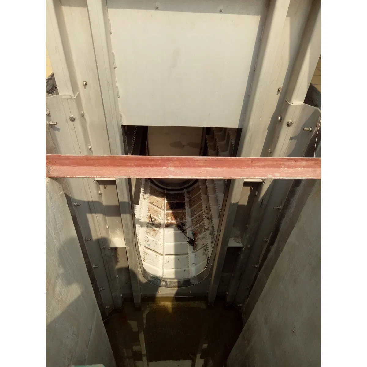 Innovative River Lake Screening System with Custom Mechanical Bar Screen