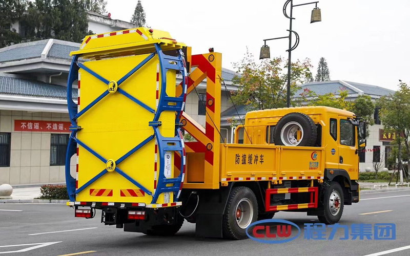 Dongfeng D9 100K Collision Safety Vehicle Medium-Duty Traffic Work Buffer Equipment