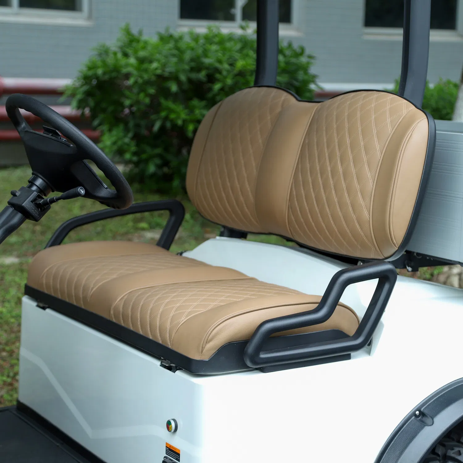 High Safety Electric Golf Utility Vehicle with Cargo Box