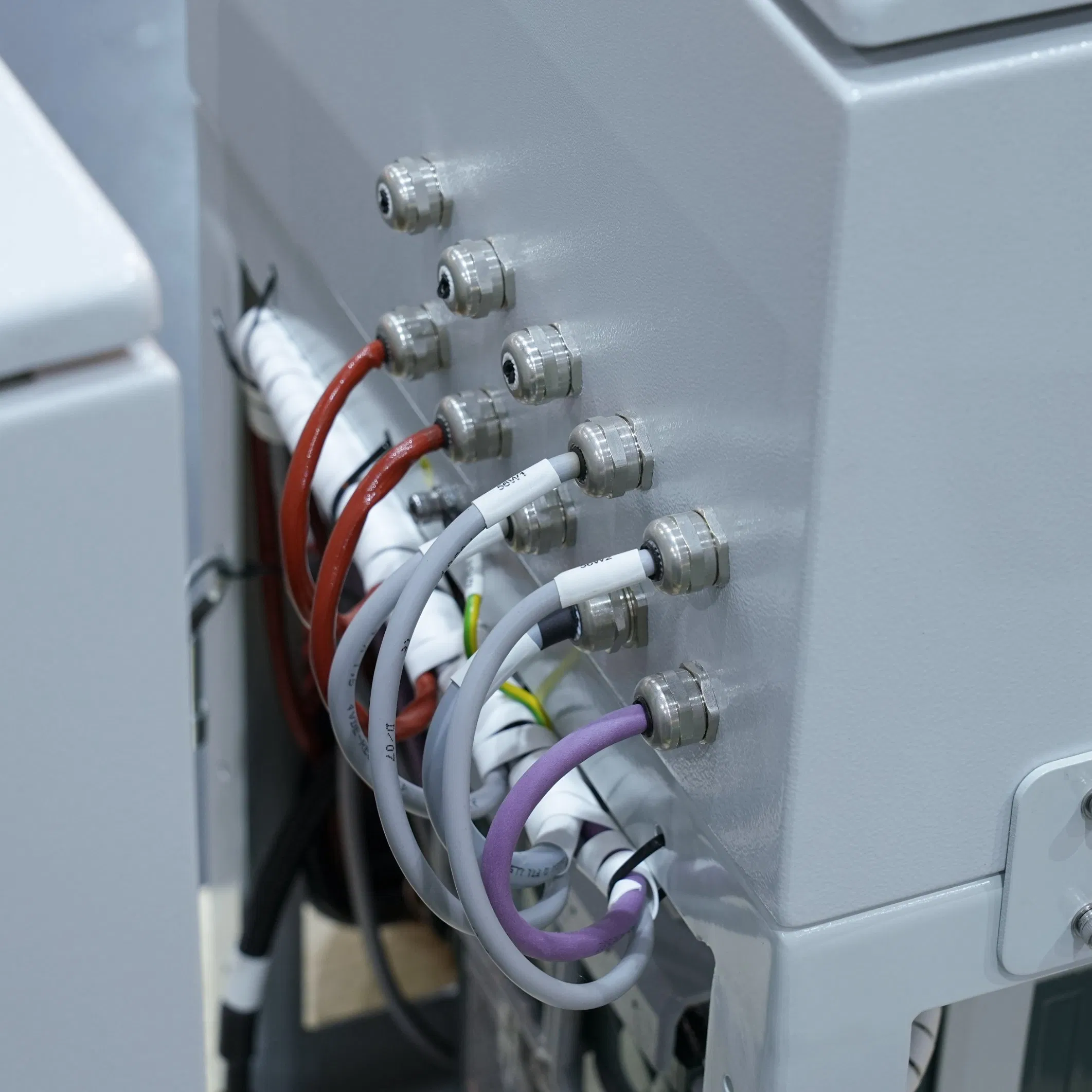 Miniature Onshore and Offshore Wind Turbines Lubrication System All-in-One Solar Energy Storage and Charging System