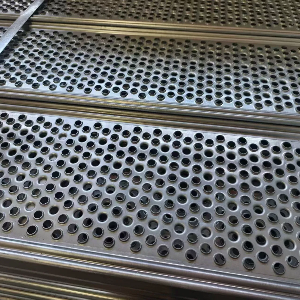 Low Price Galvanized Metal Walk-Through Scaffolding Platform Steel Board with Hook for Scaffolding System