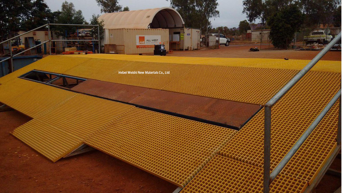 Special Anti Slip Surface Design Anti-Slip High Strength and Durability Composite Grating Insulated Stair Treads FRP Grille Steps