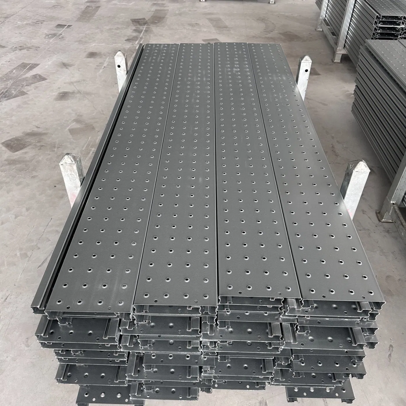 Building Material Tubular Ringlock Scaffolding System Layher Scaffolding Steel Scaffold Plank