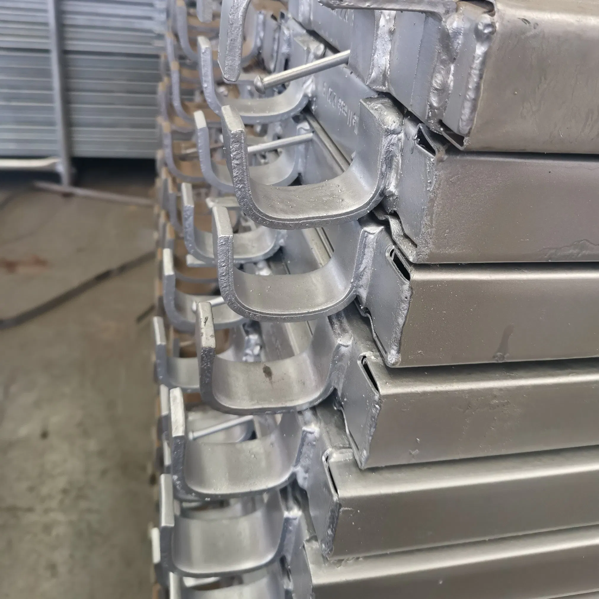 Low Price Galvanized Metal Walk-Through Scaffolding Platform Steel Board with Hook for Scaffolding System