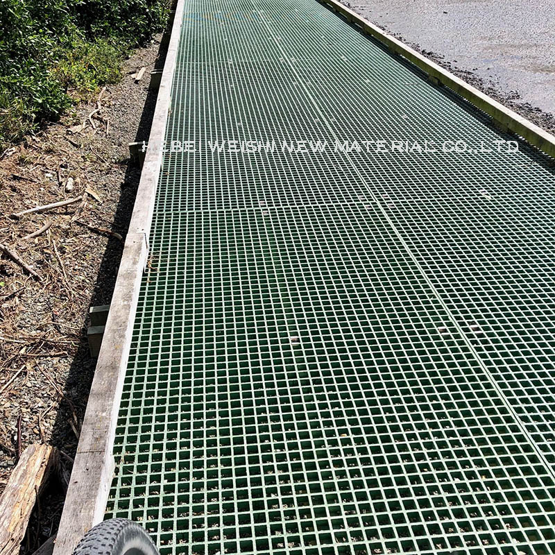 Factory Wholesale Solar Anti Slip Flooring FRP Grating Chemical Resistant Stair Treads and Work Platforms