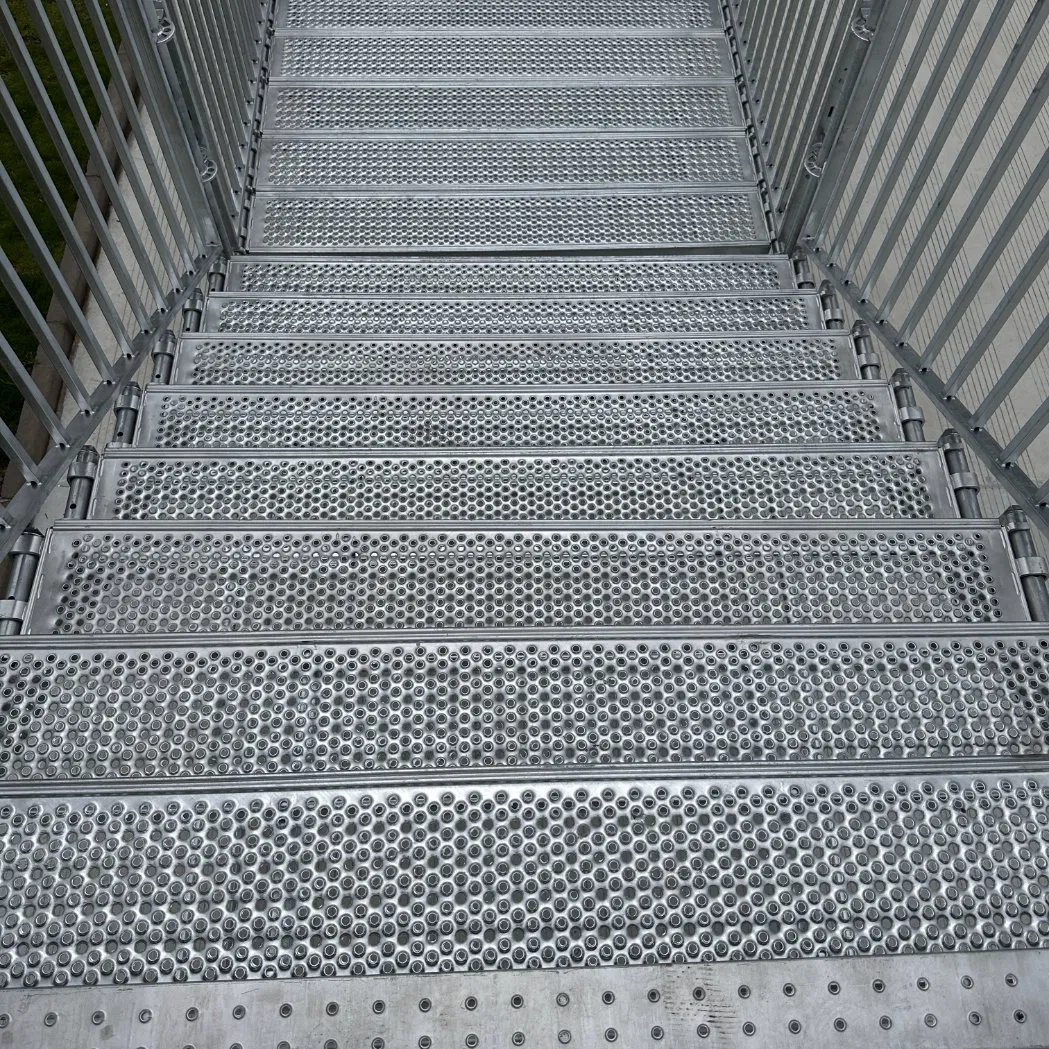 Building Material Tubular Ringlock Scaffolding System Layher Scaffolding Steel Scaffold Plank