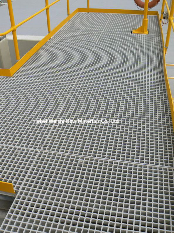 Special Anti Slip Surface Design Anti-Slip High Strength and Durability Composite Grating Insulated Stair Treads FRP Grille Steps