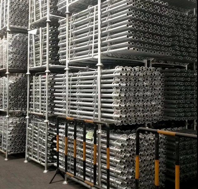 Reliable Kwikstage Scaffolding System for Secure Work Environments