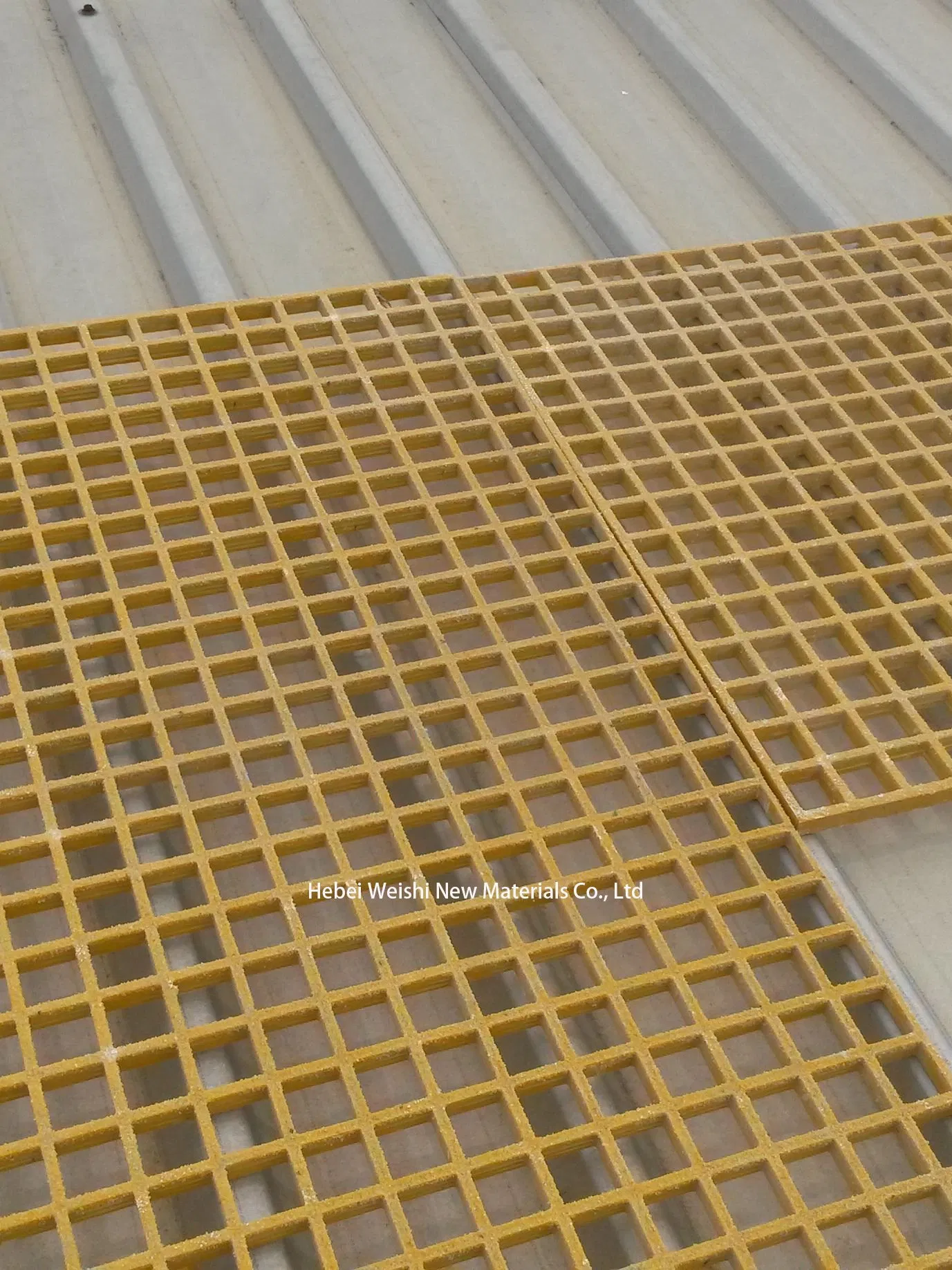 Special Anti Slip Surface Design Anti-Slip High Strength and Durability Composite Grating Insulated Stair Treads FRP Grille Steps