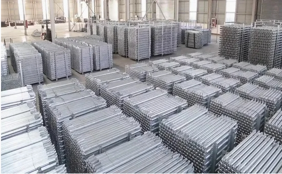 Heavy-Duty Painted Cuplock Vertical Standard for Construction Projects