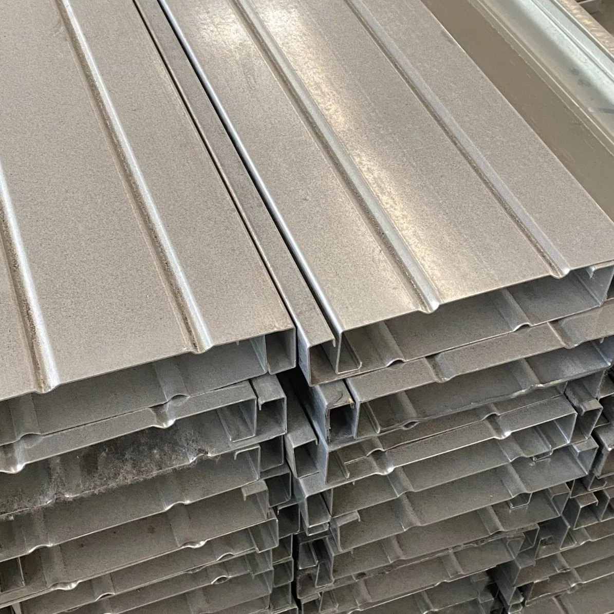 High Quality Galvanized Steel in Bundle Performed Clamp Scaffolding Walk Board 210-250mm