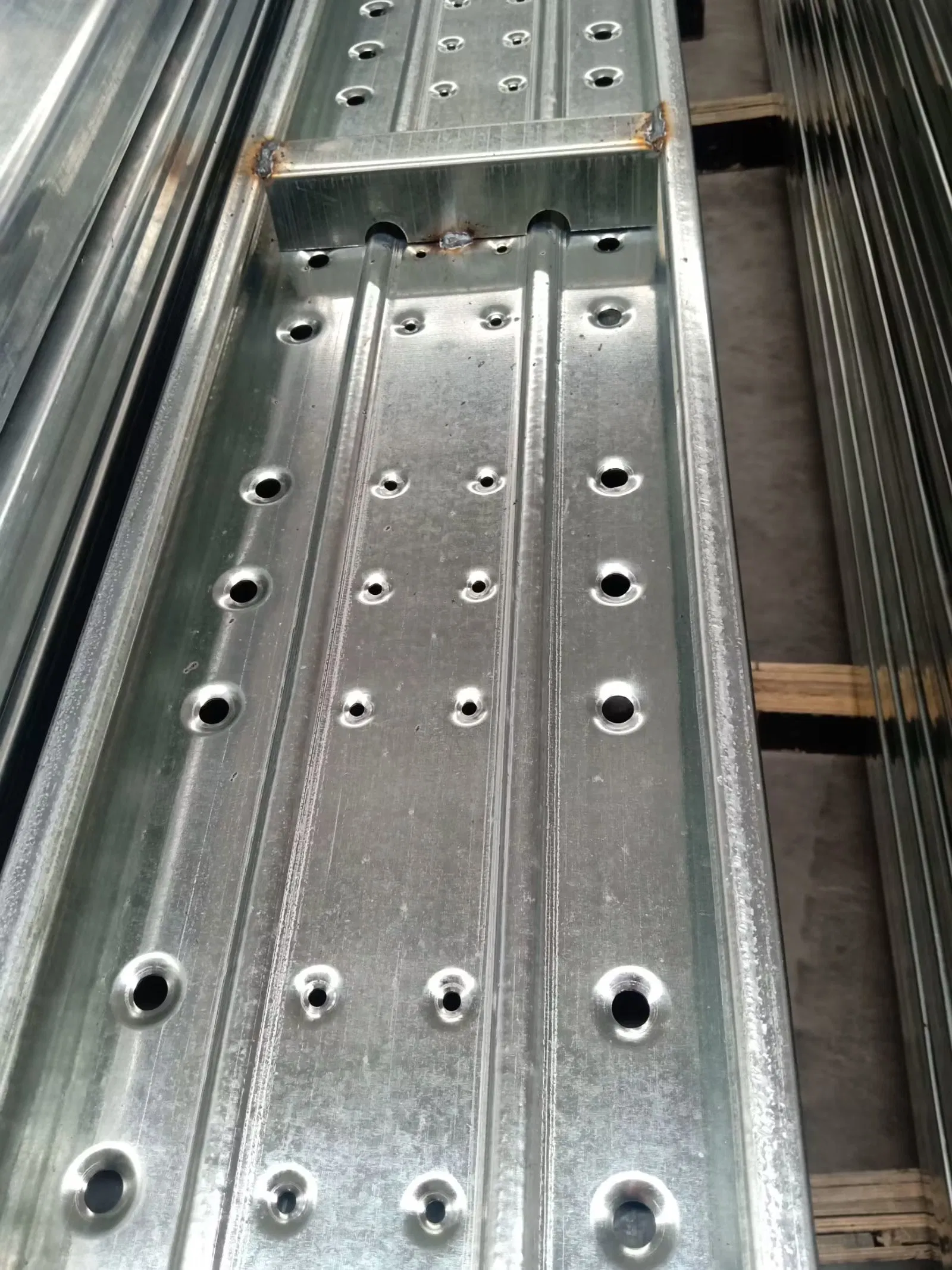 Reliable Anti Slip Perforated Heavy Duty High Strength Scaffold Perforated Steel Plank