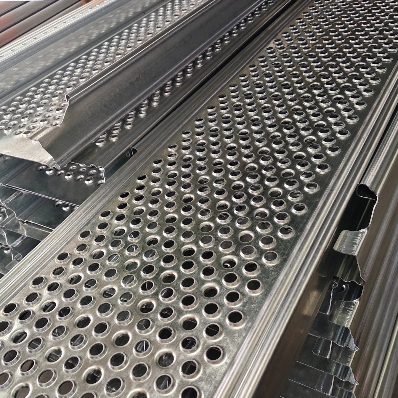 High-Strength Corrosion Resistant Hook-Equipped, Industrial Aluminum Scaffold Boards