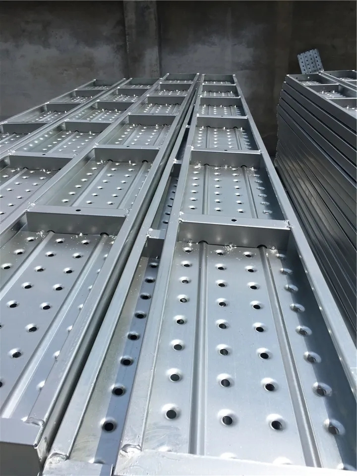 Scaffolding for Construction Hrt Factory Supplied Scaffold Steel Planks Springboard Composite Hook Metal Deck