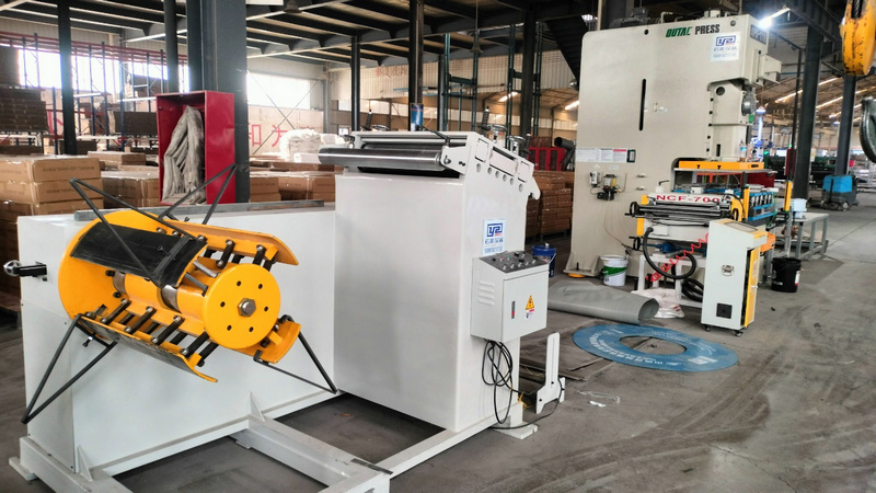 Automatic CNC punching line for racking upright production