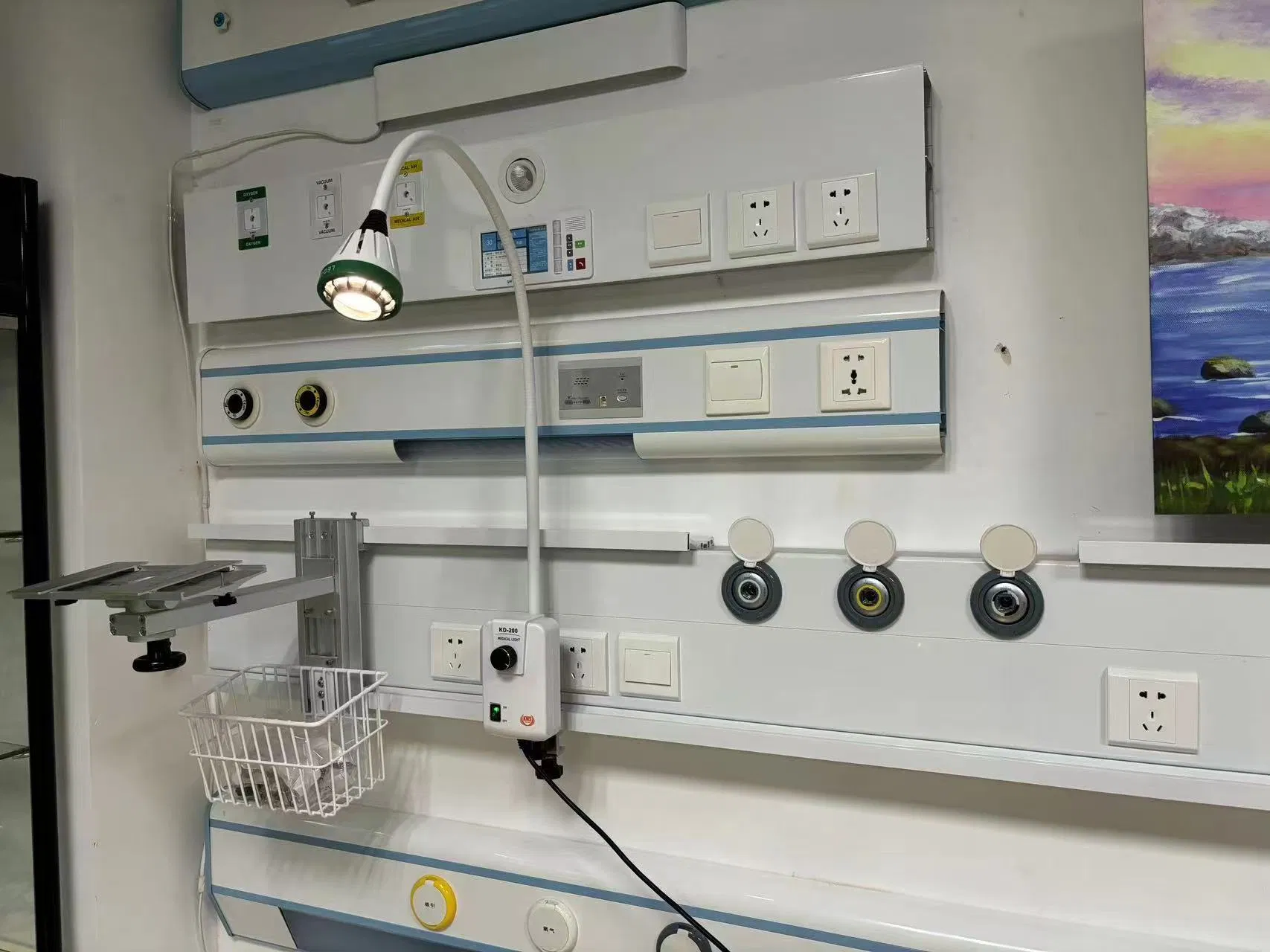 Modular Hospital Headwall Unit with Medical Gas Power Outlets and Lighting for Patient Treatment Areas