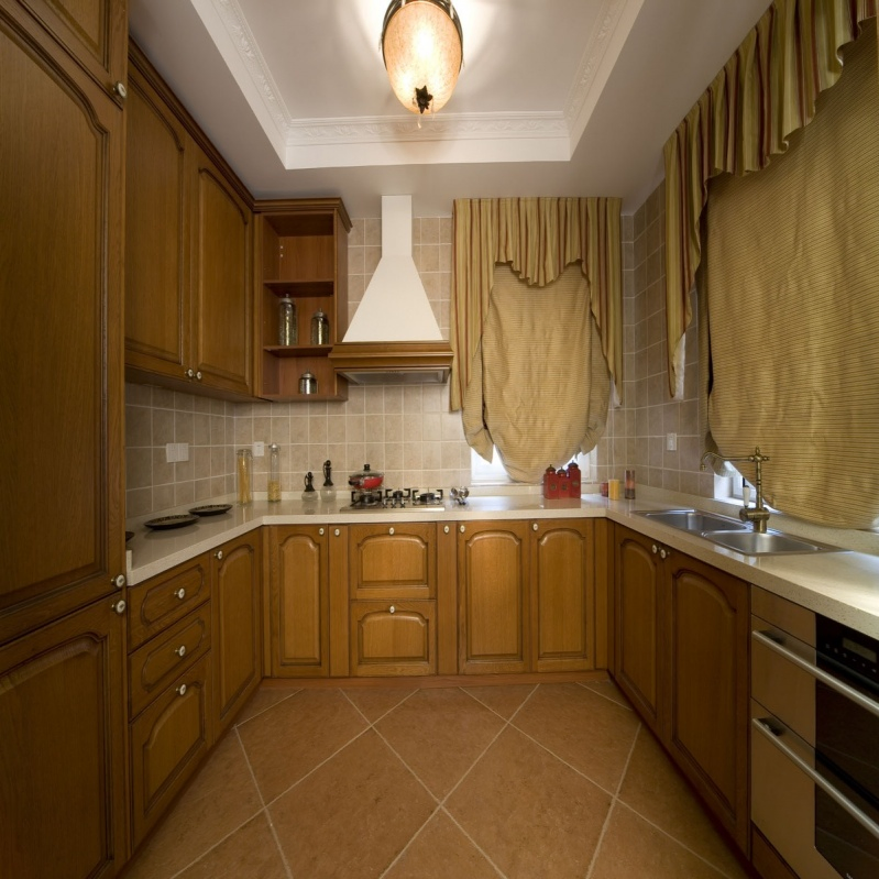 Contemporary Modular Kitchen Unit with Integrated Microwave Storage