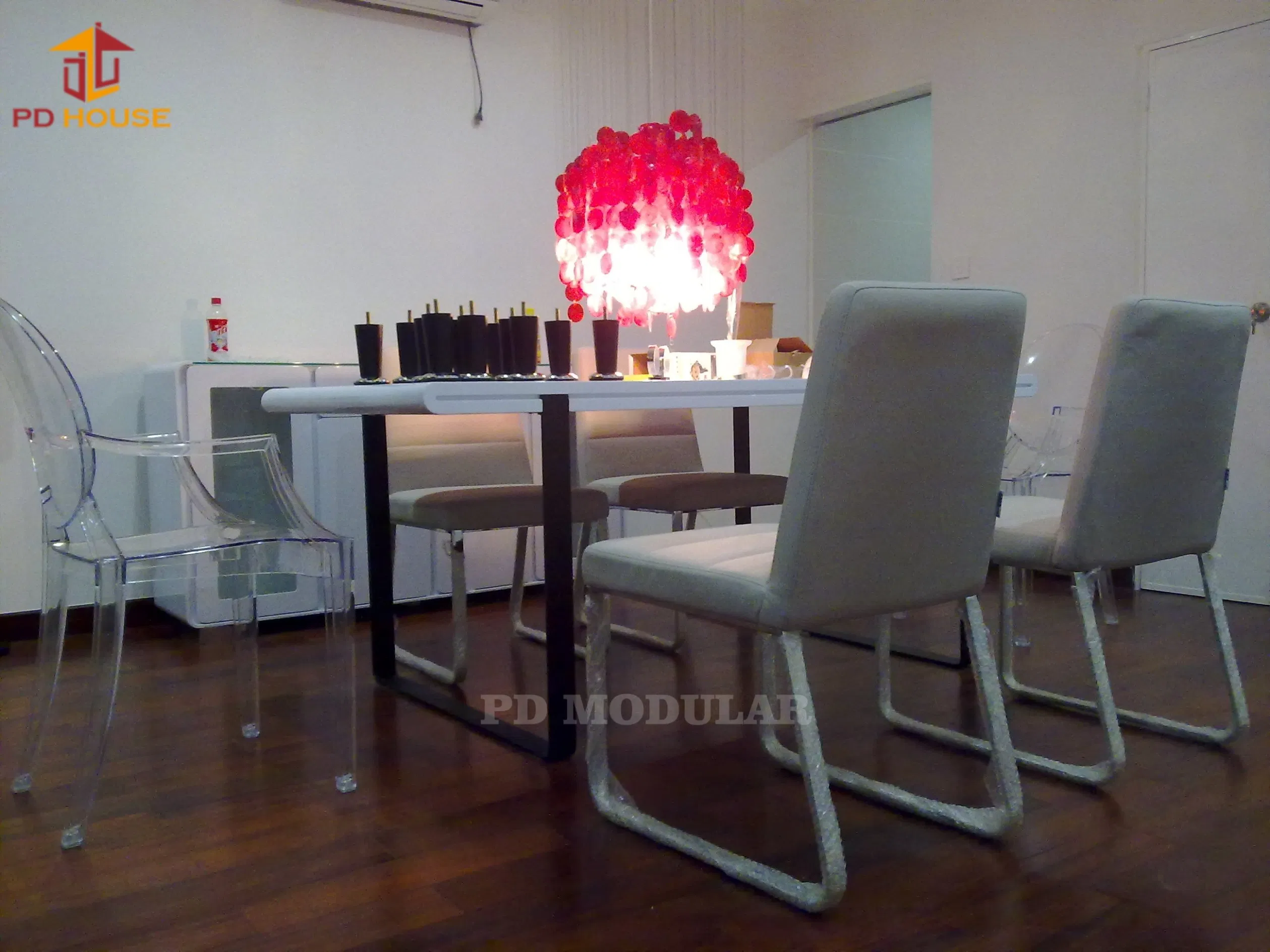 Prefabricated Integrated Capsule Home Prefab Mobile Light Steel Transportable Glass House Villa