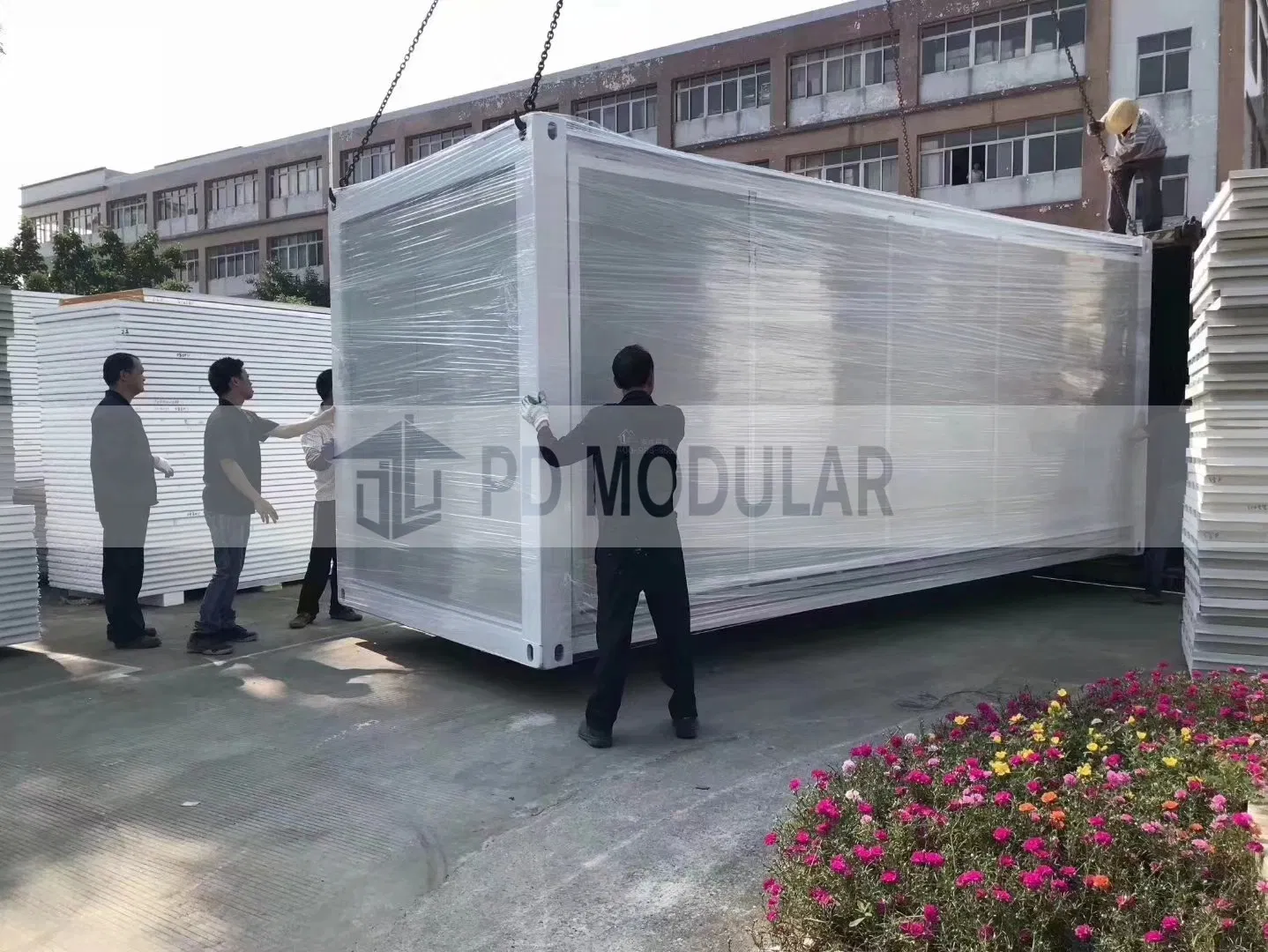 Stylish Finished Expandable Container Accommodations for Students