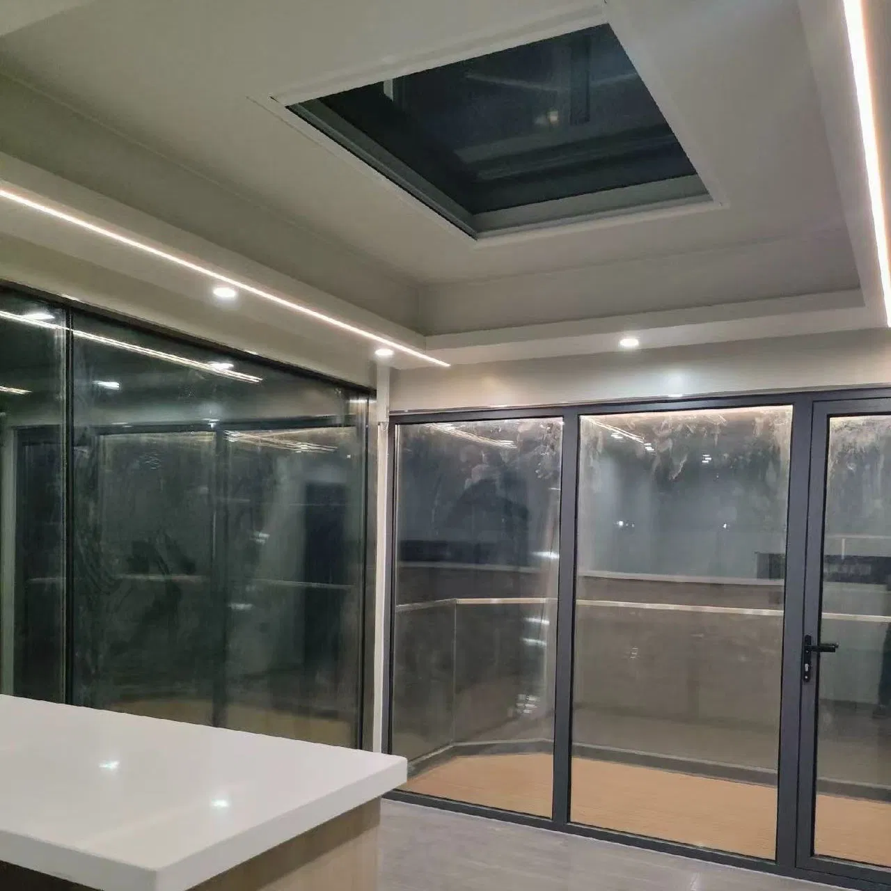 High-End Prefab Space Capsule Villa Portable Modular Pod House for Hotel and Outdoor Living Solutions