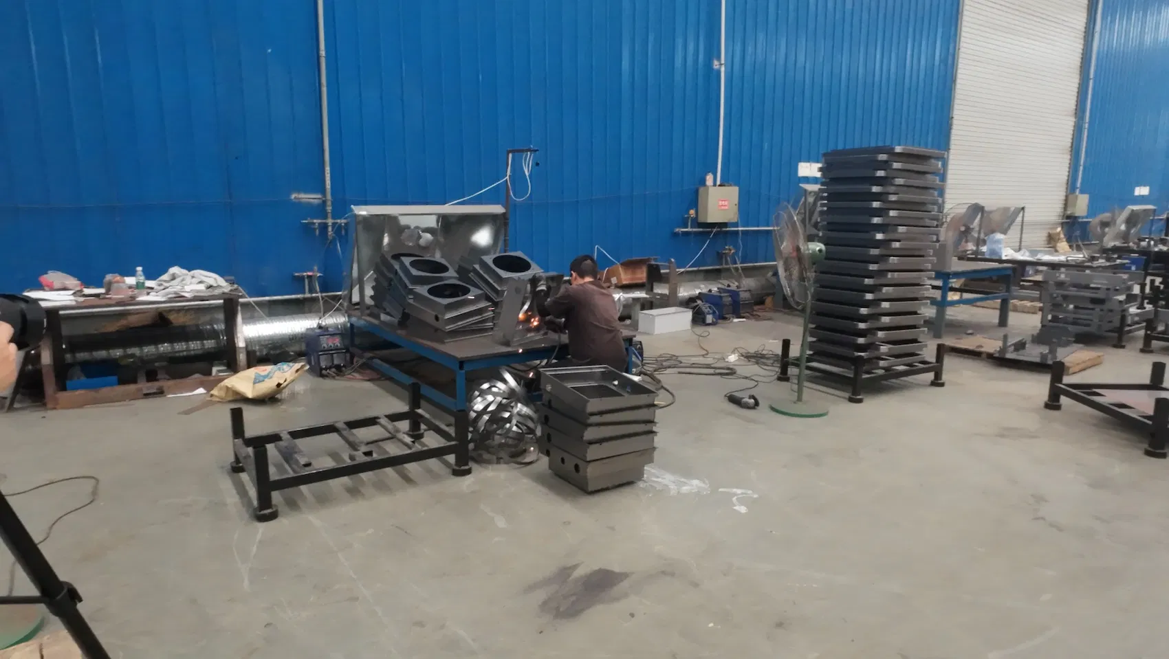 Fireproof PVC Prefab Capsule House Insulated Disaster Relief Housing Quick Install