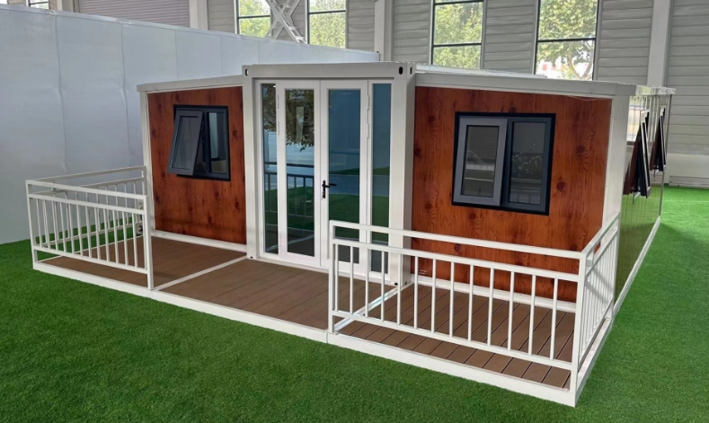 IBC 2021 &amp; CE Certified Modular House Turnkey Solution with Solar Roof for African Clinic Projects