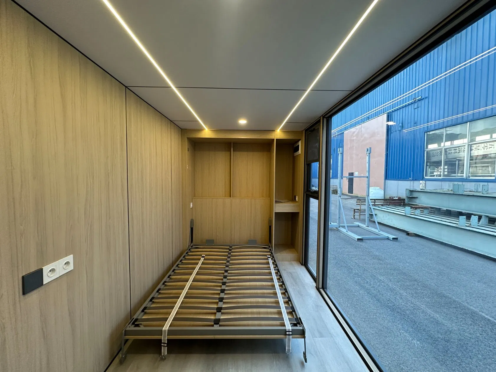 Urban Living Capsule: Space-Saving Solution with 30-Year Lifespan