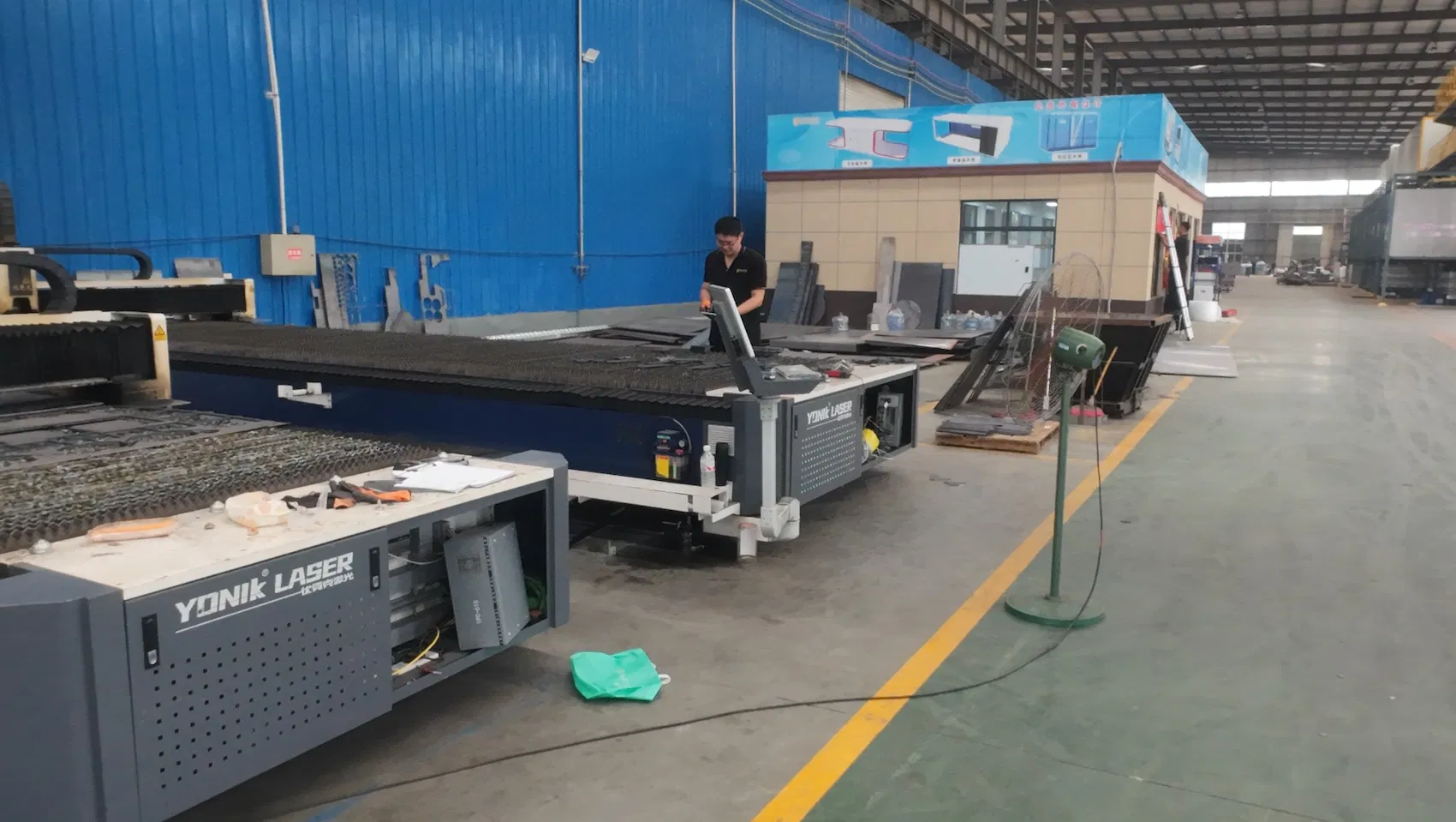 Fireproof PVC Prefab Capsule House Insulated Disaster Relief Housing Quick Install