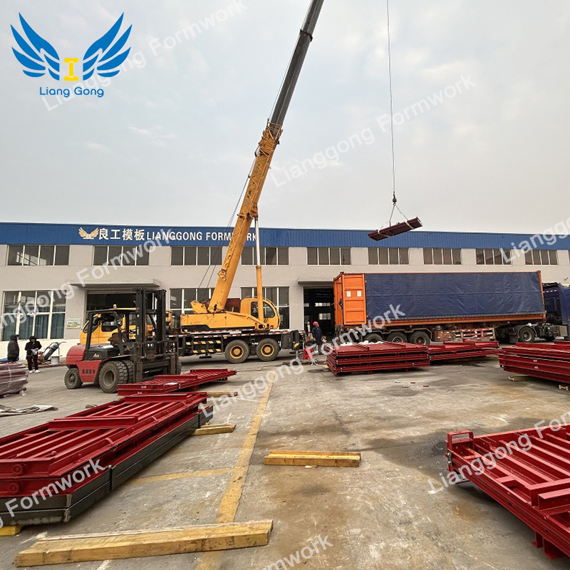 Integrated Tunnel Formwork System for Simultaneous Casting of Concrete Walls and Slabs