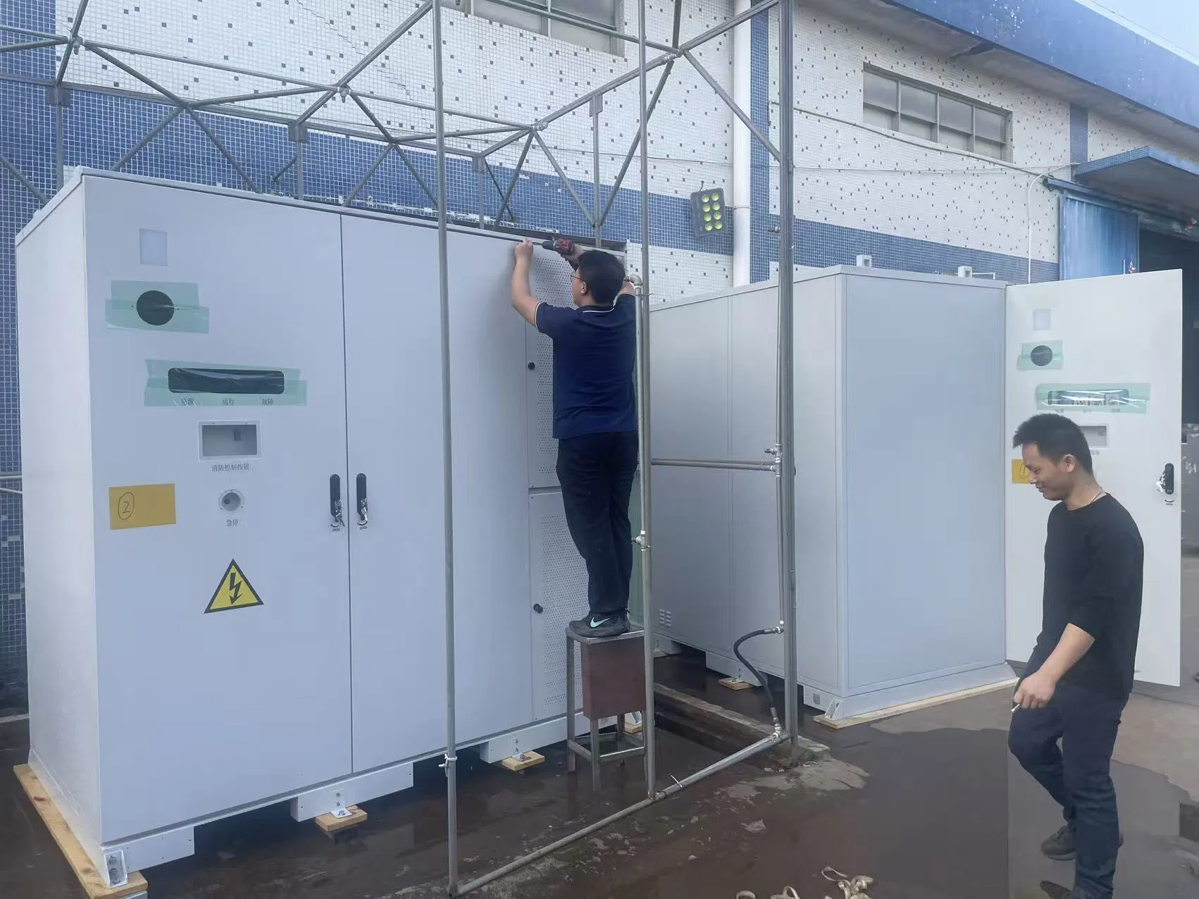 Durable Communication Device Enclosure with Waterproof Aluminum Alloy Construction