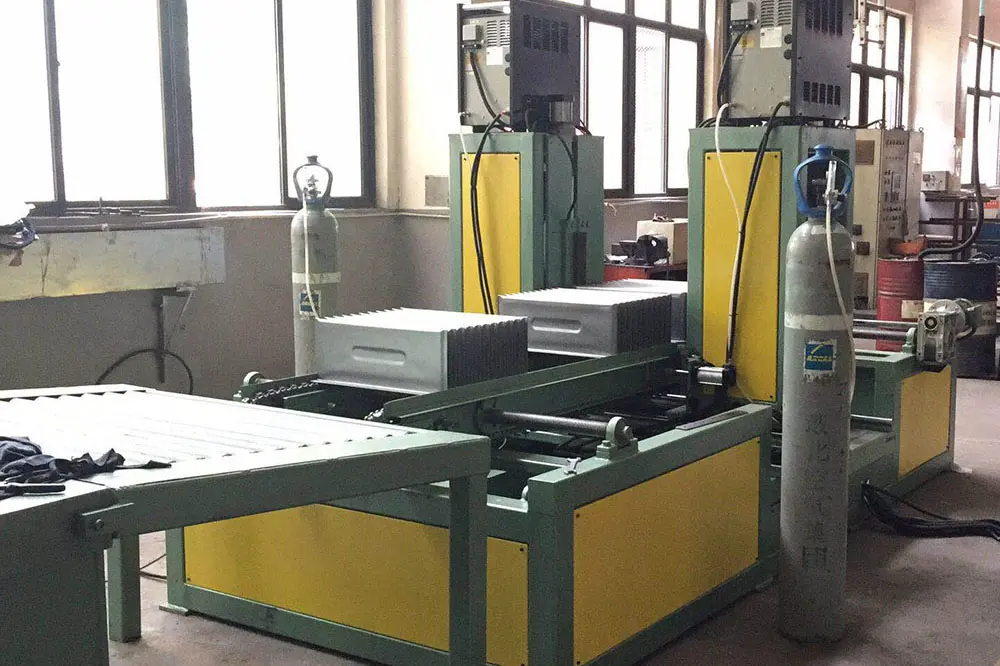 Cheap High Precision Automatic Corrugated Sheet Welding Machine - Efficient Operation from China Suppliers and Factory Suppliers, Products