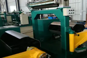 Picture of decoiler with off-set regulation system (1)