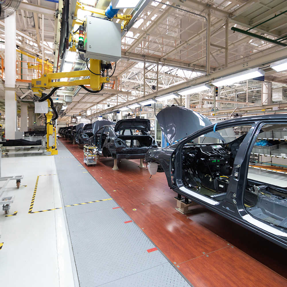 Automotive wiring harness crimping in vehicle manufacturing