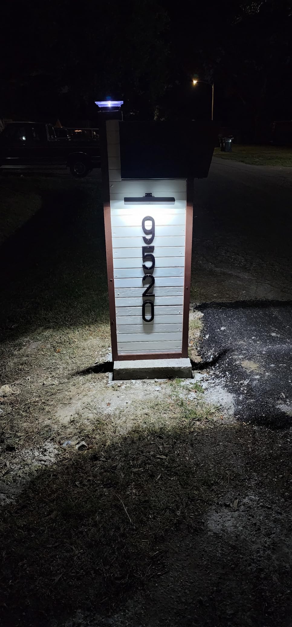 Solar LED Lights with IP65 Waterproof for Real Estate &amp; Commercial Signs Garden Lighting