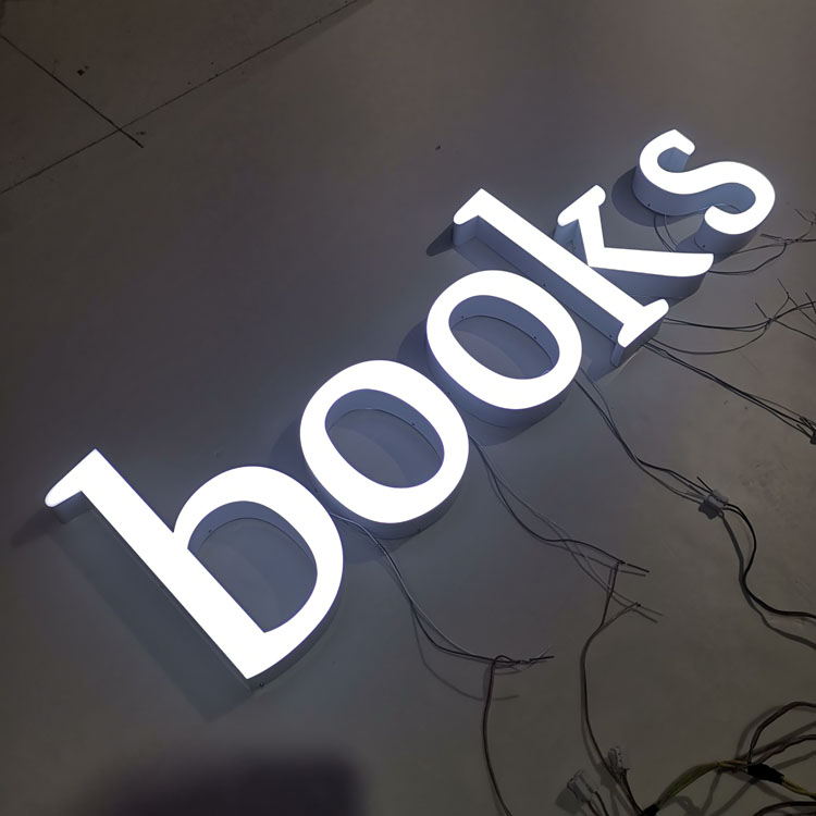 Aluminum frontlit sign